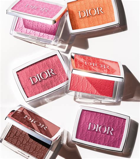 DIOR Backstage Rosy Glow Blush illuminating blusher .